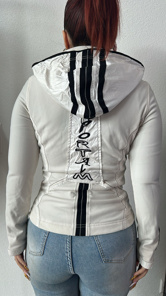 5BCD7952-F3C1-490B-8085-4077D7FCD676.webp