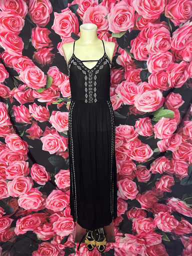 robe longue noir avec motif blanc