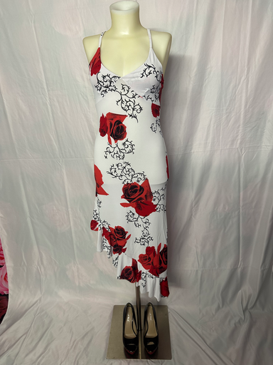 robe longue blanche avec rose rouge