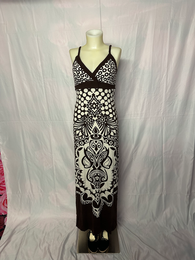 robe longue blanche à motif noir