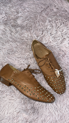 Camel studs